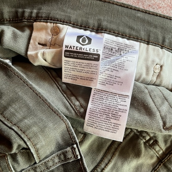 Men’s 38x30 Levi’s Waterproof Jeans - Picture 3 of 3